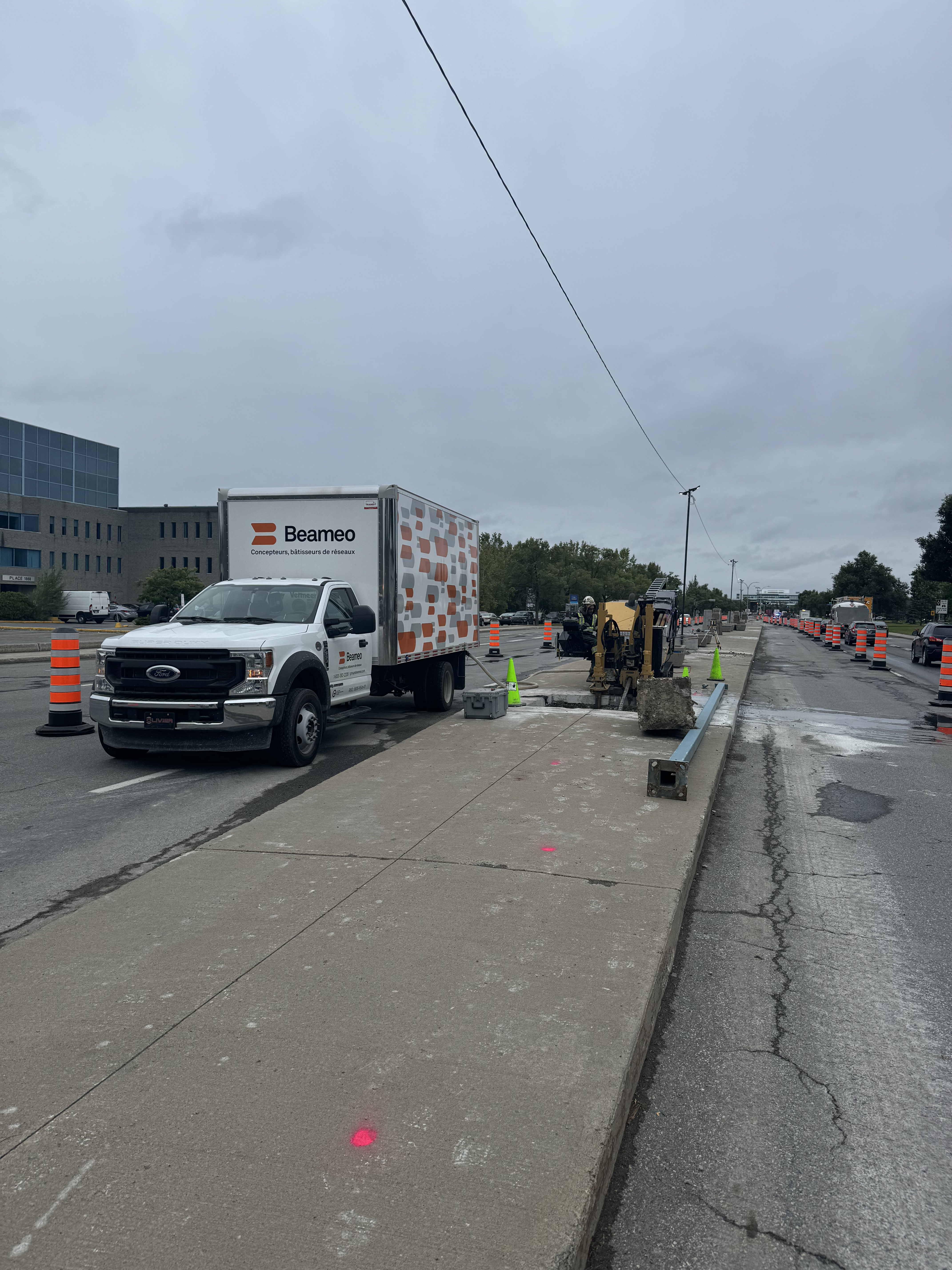 Remplacement des lampadaires sur le boul. Des Sources entre boul. Hymus et av. St-Louis, sur le chemin de l’Aviation et sur l’av. Avro